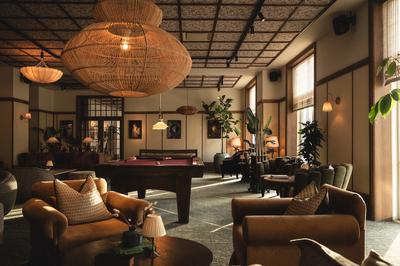 Restaurant Lounge