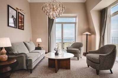 Signature Suite