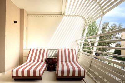 Queen Guest Room