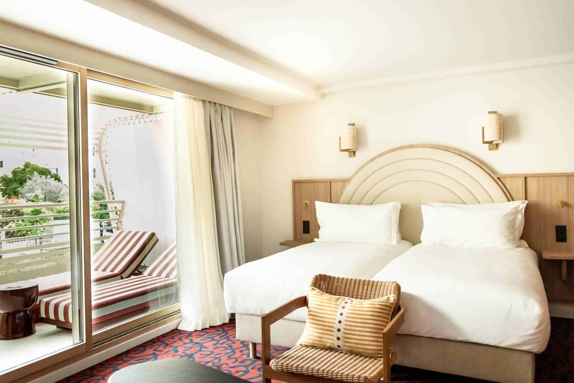 Queen Guest Room - Accessible