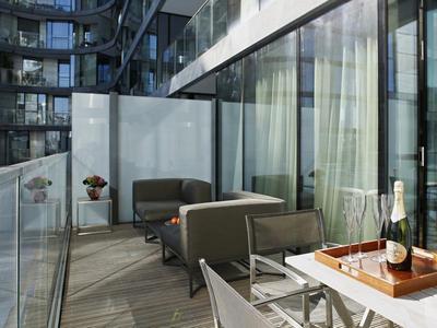 Luxury One Bedroom Apartment - River View