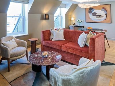 Deluxe One Bedroom Apartment