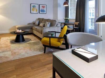 Luxury One Bedroom Apartment with Sofa Bed