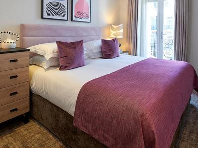 Superior One Bedroom Open Plan Apartment