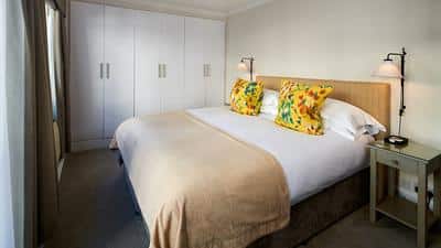 Deluxe Three Bedroom Apartment