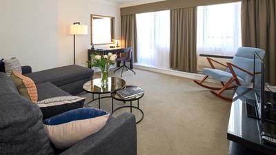 Deluxe Three Bedroom Apartment