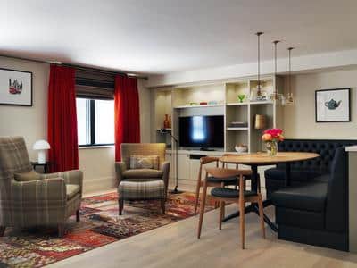 Deluxe Two Bedroom Apartment