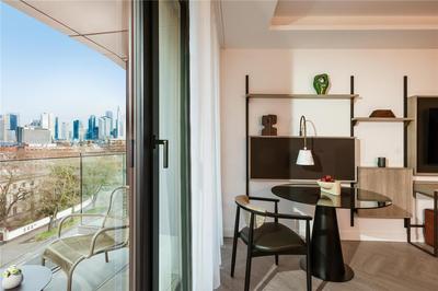 1 King Bed Skyline View
