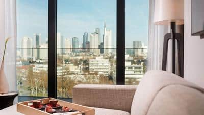 1 King Bed Skyline View