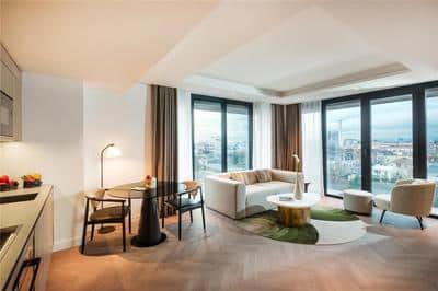 Corner King Suite