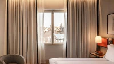 1 King Suite with Patio