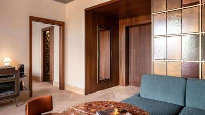1 King Suite with Patio