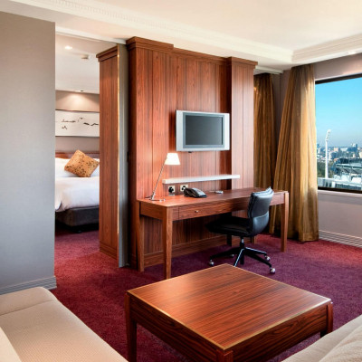 Pullman Melbourne On the Park image