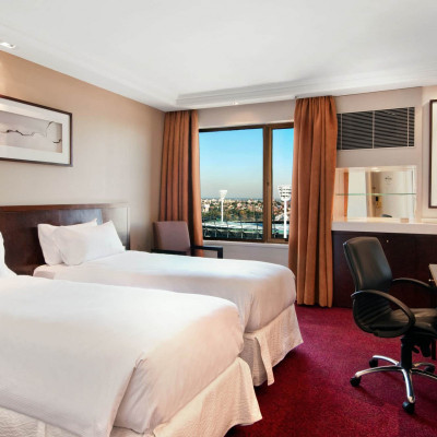 Pullman Melbourne On the Park image