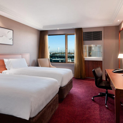Pullman Melbourne On the Park image