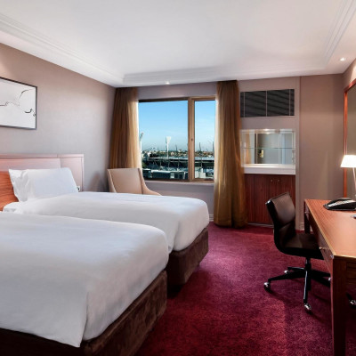 Pullman Melbourne On the Park image