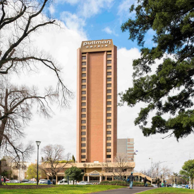 Pullman Melbourne On the Park image