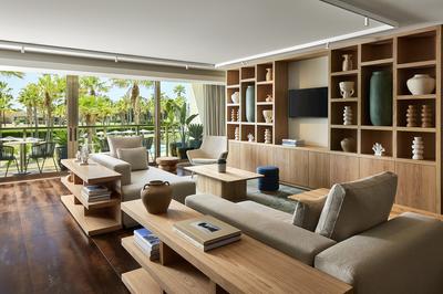 Club Lounge