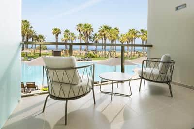 Deluxe Pool View Room