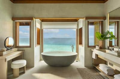 Lagoon Bungalow with Pool