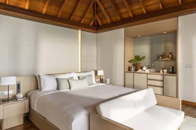 Lagoon Bungalow with Pool