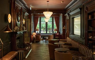 Flora Fauna Bar & Restaurant