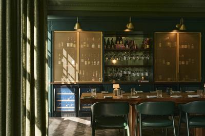 Flora Fauna Bar & Restaurant