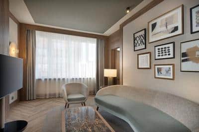 Suite Corner High Floor, 1 King