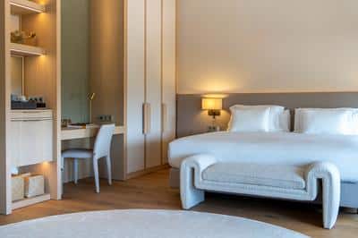 1 King Suite
