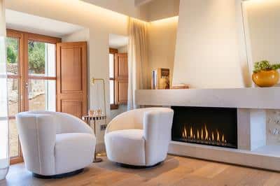 1 King Suite Outdoor Living Area