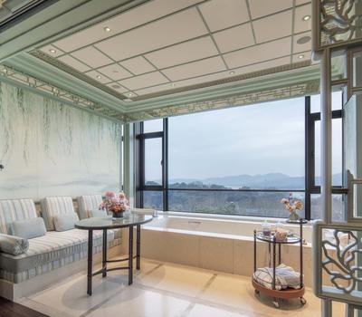 Romance Room Lakeview