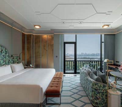 Premier Room Lakeview
