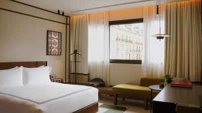 King Bed City View