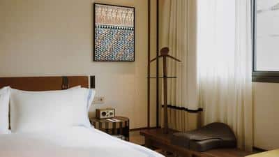 King Bed Deluxe City View