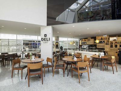 Deli Cafe