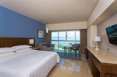 Deluxe Guest Room, 1 King, Ocean View, High Floor
