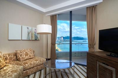 Club Lounge Access 1 Bedroom Junior Suite