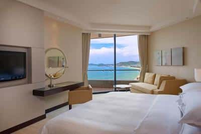 Club Lounge Access Larger Guest Room, 1 King, Ocean View