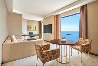 Club Lounge Access 1 Bedroom Executive Suite