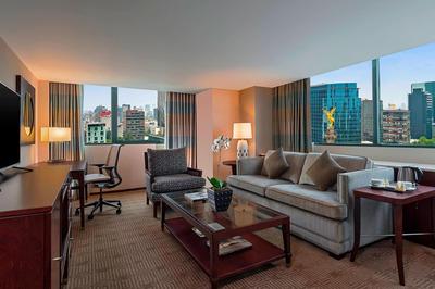 Corner Suite