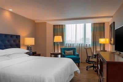 Business Deluxe Club Room, 1 King, City View