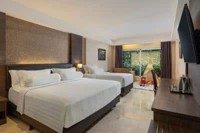 Large Guest Room, Family Room, 1 King