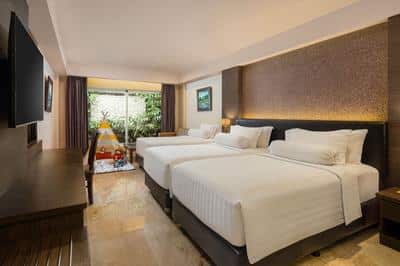 Large Guest Room, Family Room, 3 Twin