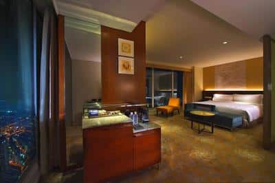 Premier Corner Room, 1 King, City View