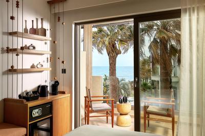 Premium Room, 1 King, Sea View