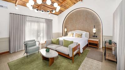 Honeymoon Suite