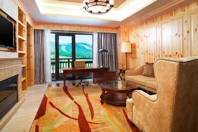 Executive Level One Bedroom Suite