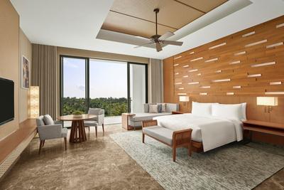 Deluxe Guest Room, 1 King, Garden View