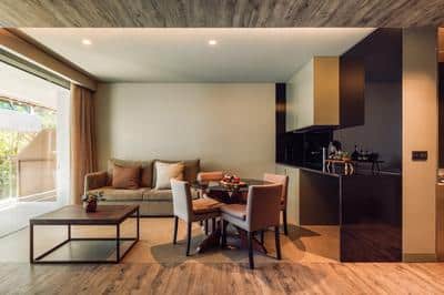Courtyard Suite