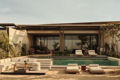 Sea Front Private Pool Villa